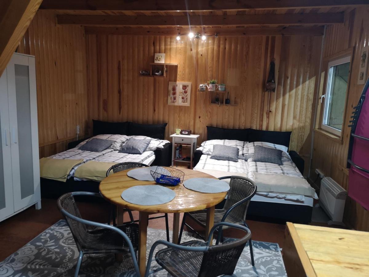 Domki Nad Jeziorem: Lakeside Cottages for Groups Zygmuntowo  Exterior photo